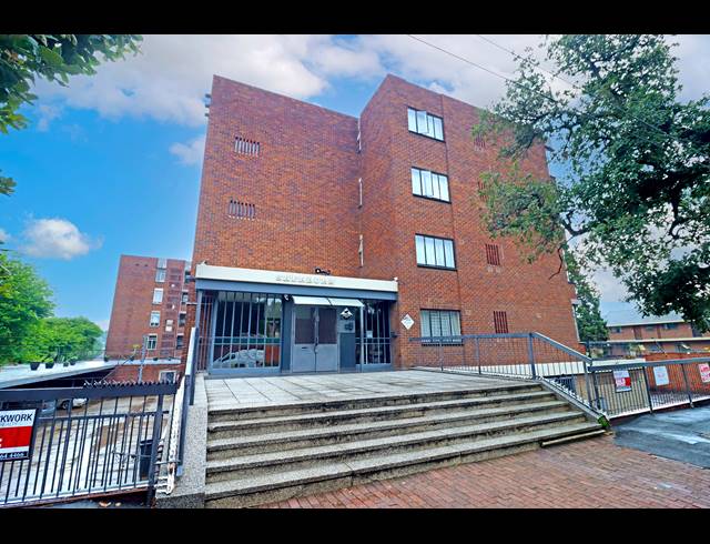 2 BEDROOM APARTMENT FOR SALE IN KEW